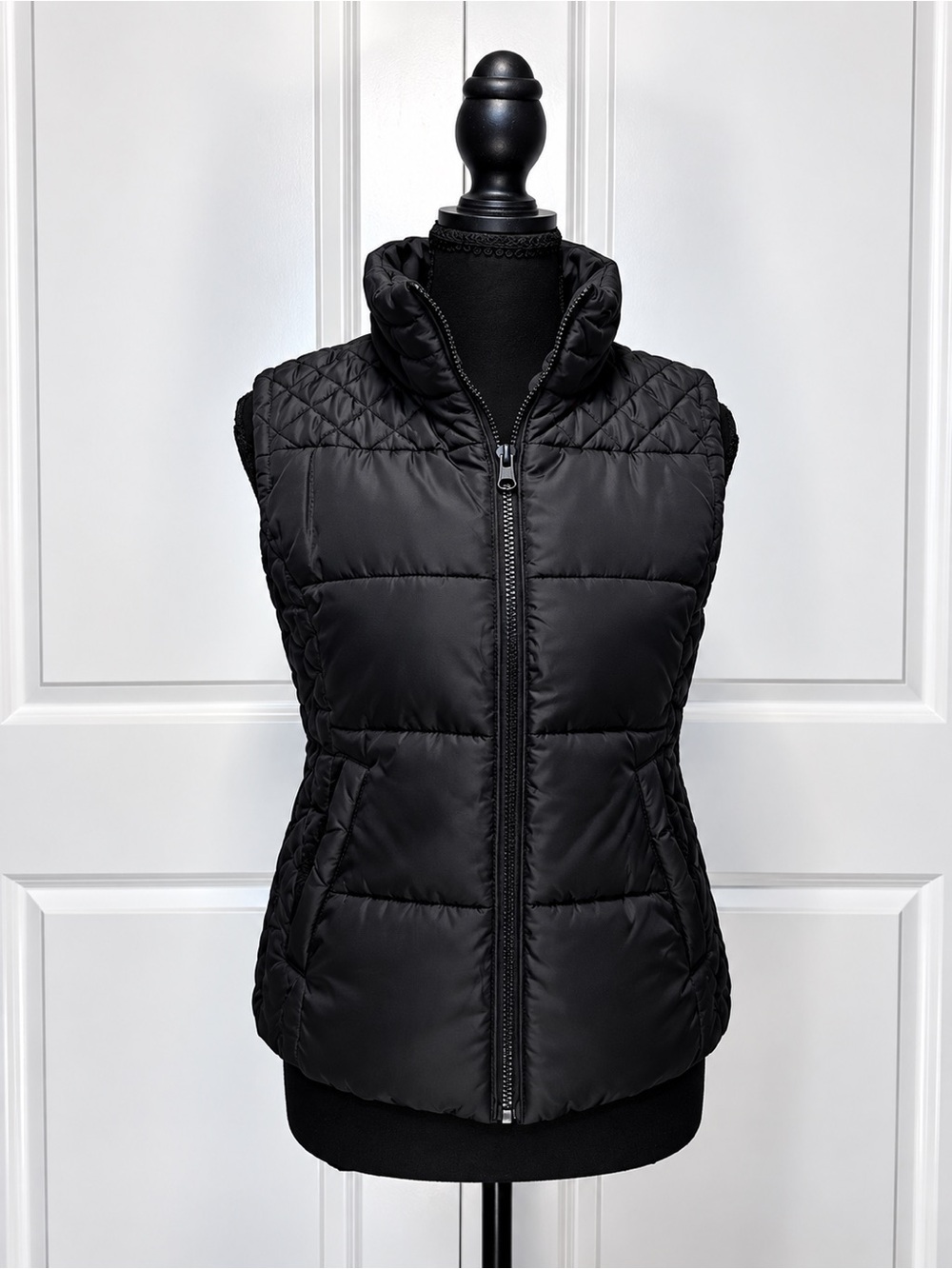 BONGO Black Quilted Puffer Vest - Women's Sleeveless Jacket
